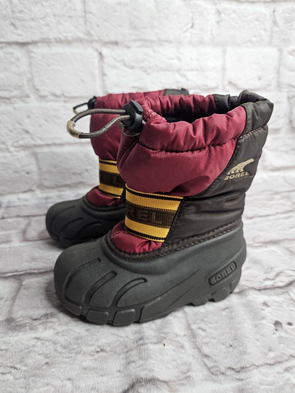 Sorel Youth Size 9 Snow Boots Red Yellow Boys Girls